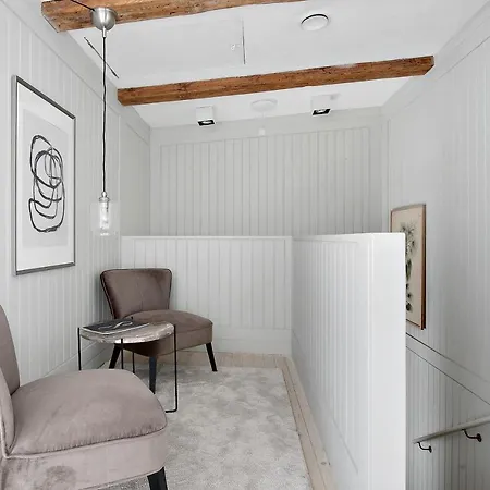 Sanders Secret - Pleasant Three-bedroom Townhouse Near Main Attractions Ferienhaus