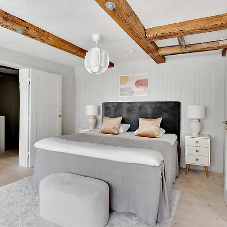 Sanders Secret - Pleasant Three-bedroom Townhouse Near Main Attractions